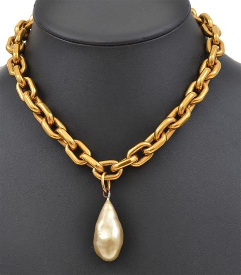 chanel pearl drop necklace